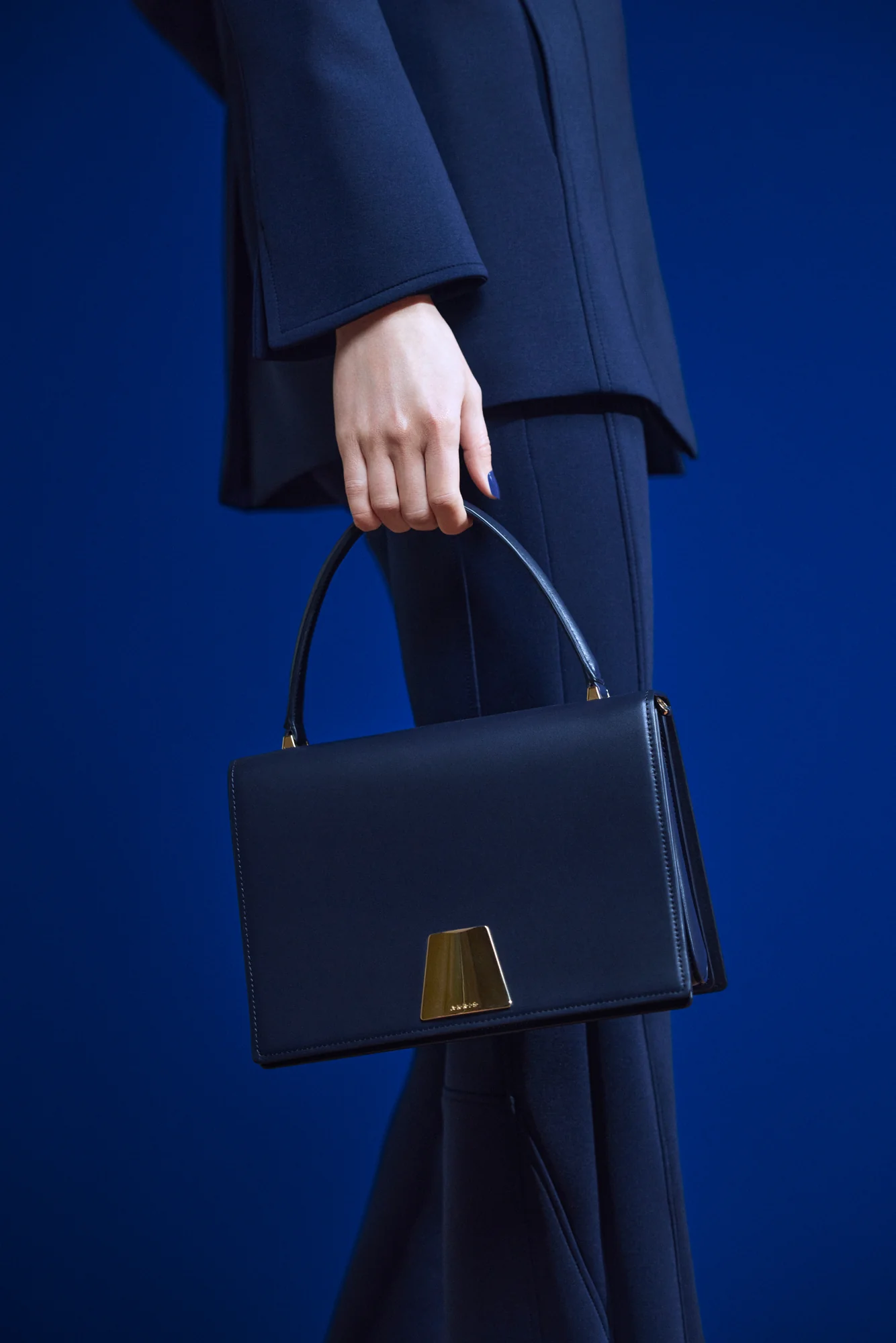 Alice Medium Top Handle Bag - Image 2