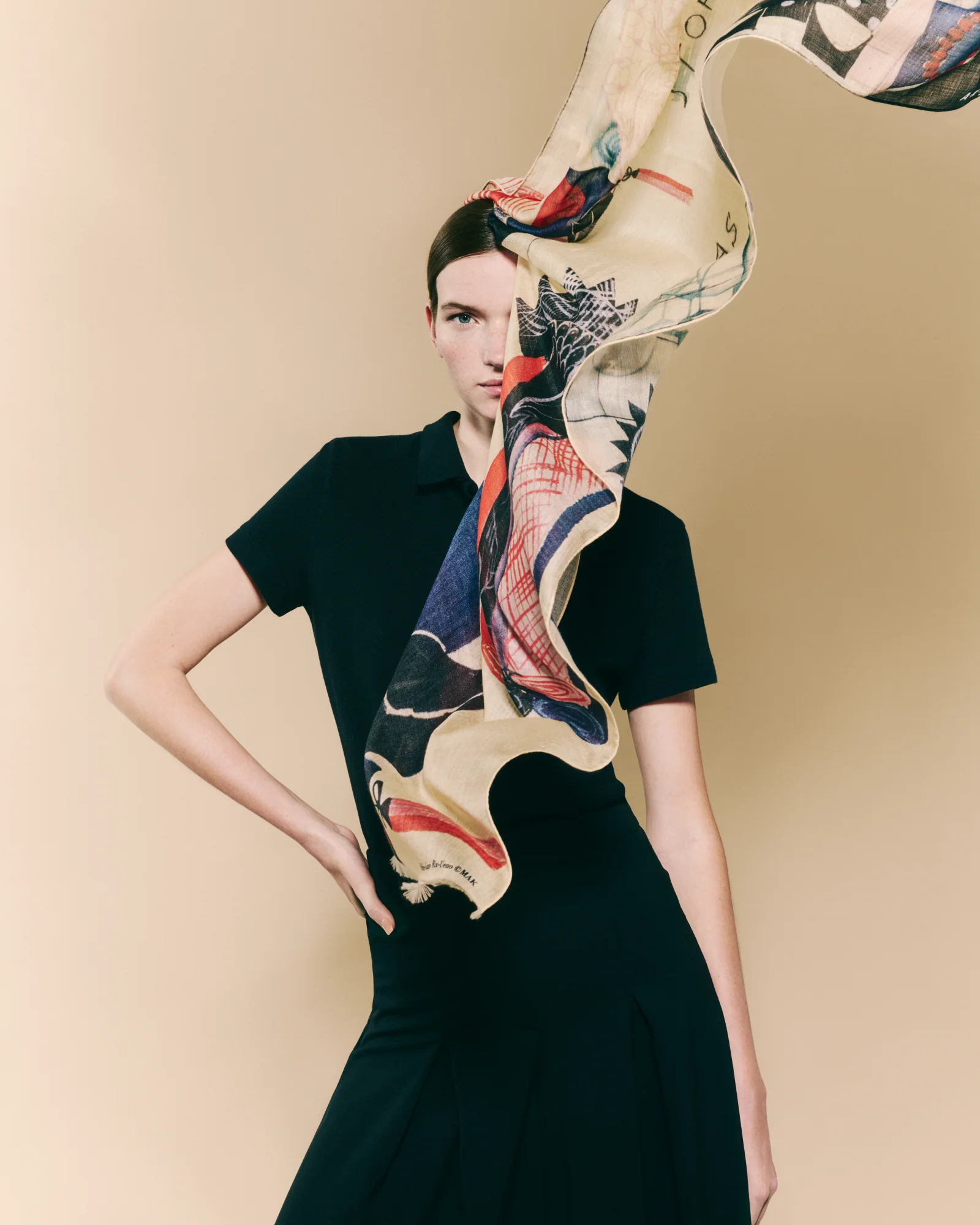 Cashmere Scarf with "Kaufen Sie Nur" Print - Image 2