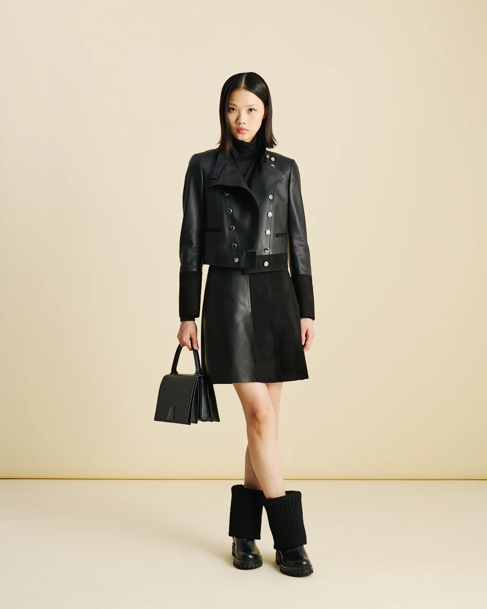 Short Fitted Double-Breasted Leather Jacket - Image 2
