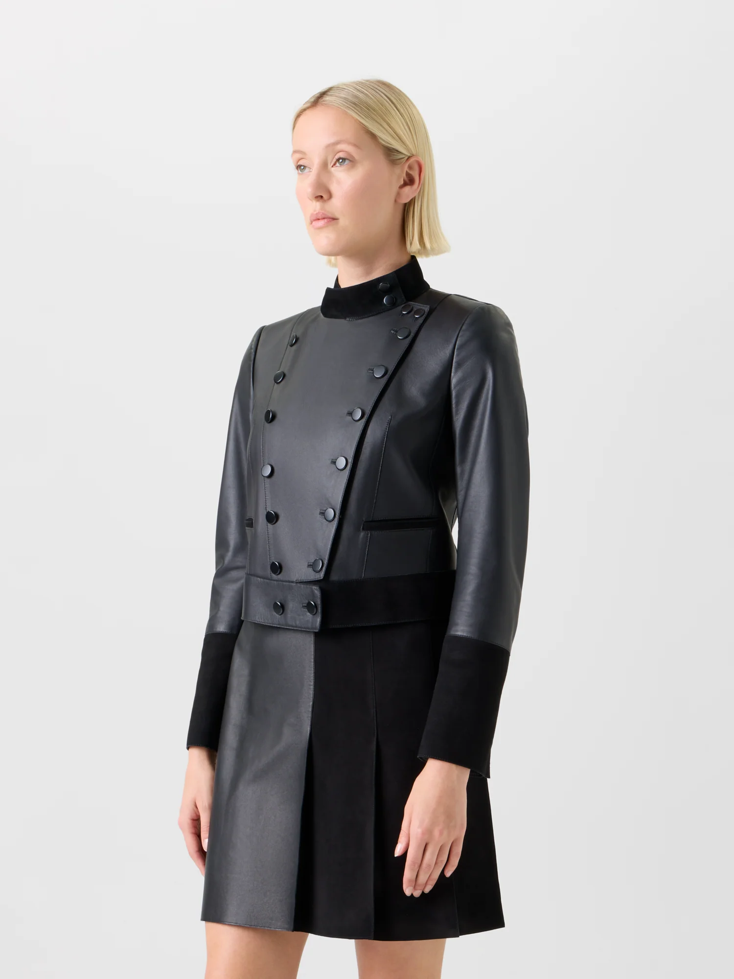Short Fitted Double-Breasted Leather Jacket - Image 5