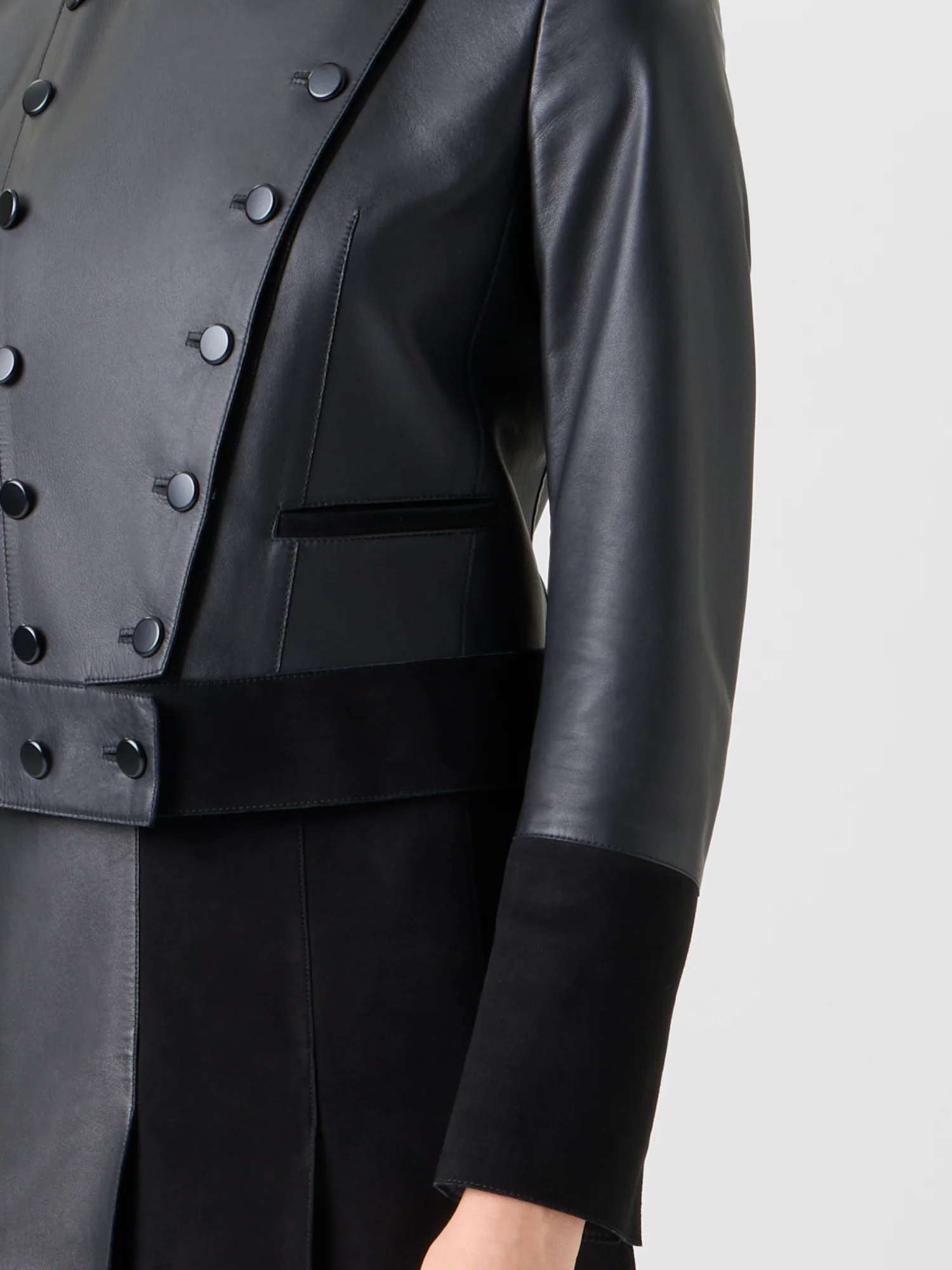 Short Fitted Double-Breasted Leather Jacket - Image 7